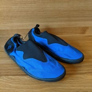 NWT Unisex Pacific Reef Water Shoes 🌊